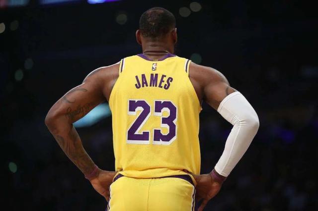 联盟通过两项新规:假摔将吃技犯、教练最多2次挑战